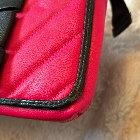 Betsey Johnson Crossbody bag! - Picture 3 of 10